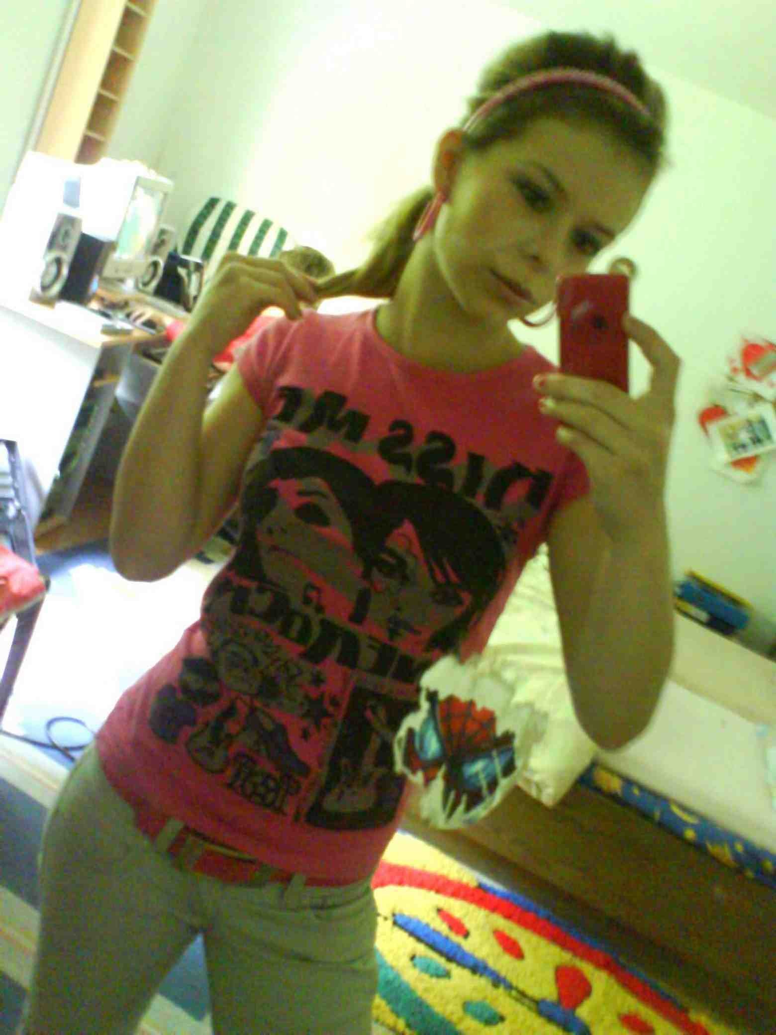 Amateur Teen Girlfriend with Landing Strip - Image Gallery #323603