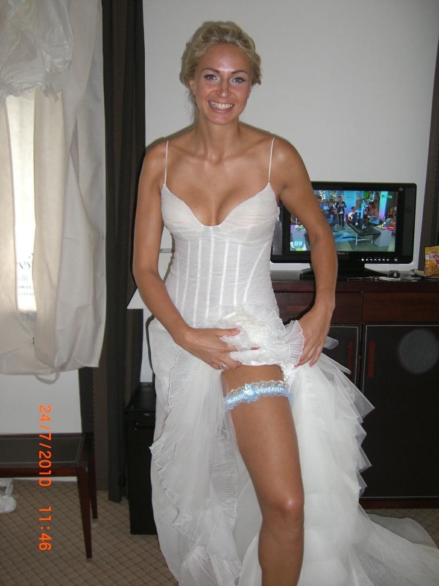 Mixed Set of Nonnude Amateur Brides Wearing Wedding Dress - TGP gallery  #303408