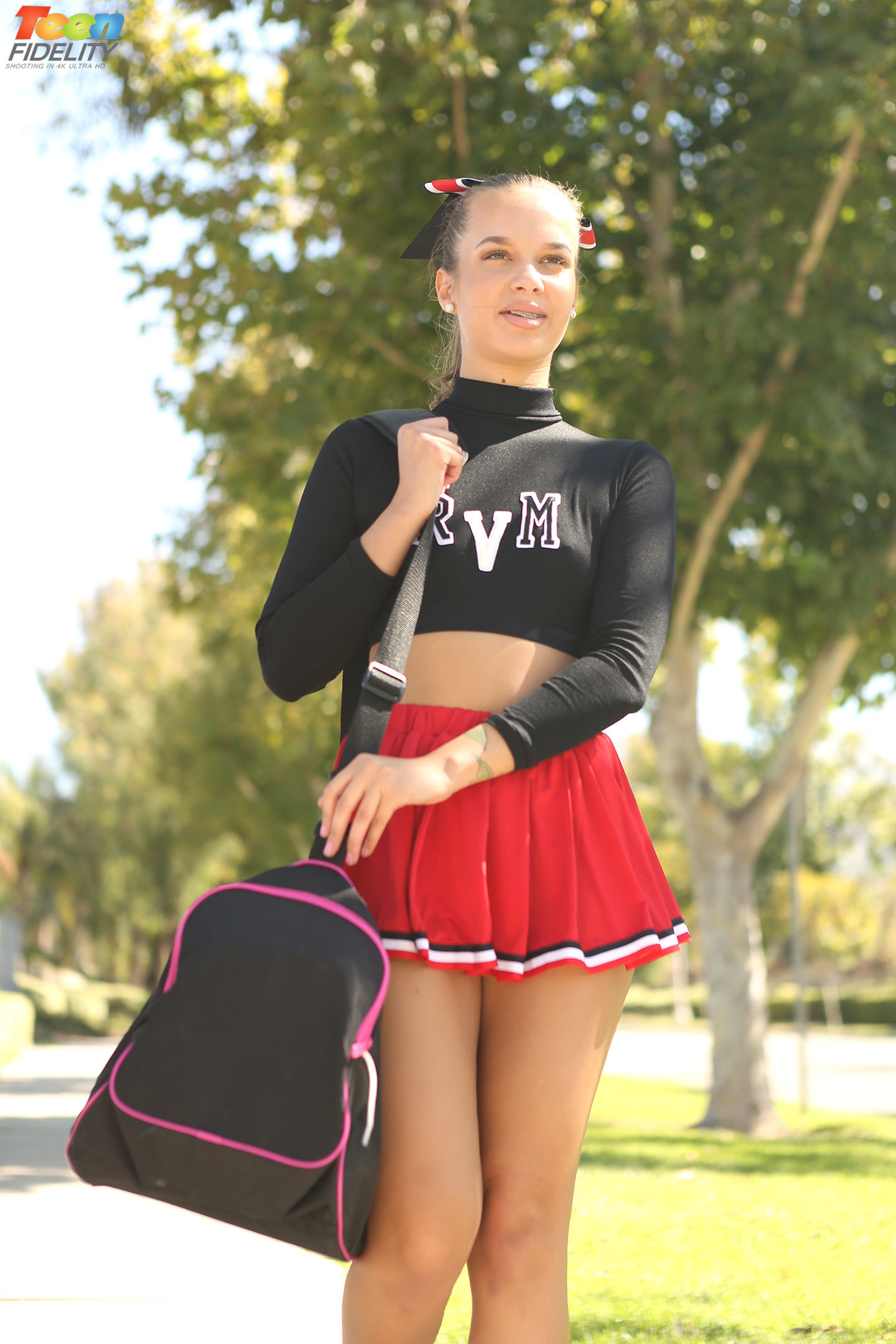 Liza Rowe Cheerleader